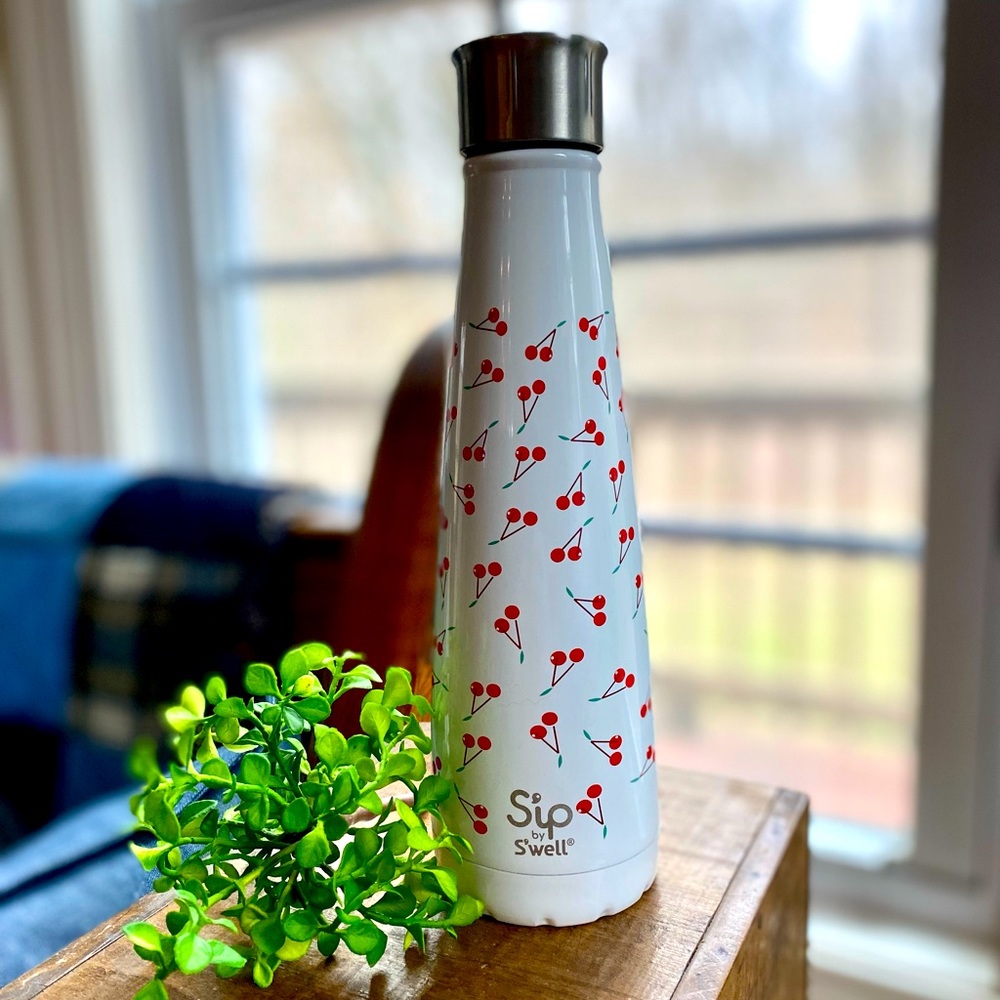 S’ip by S’well. 15oz white with red cherries 🍒